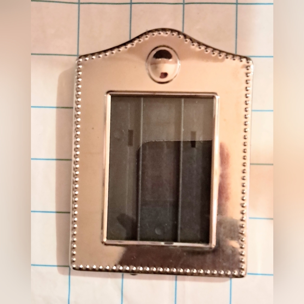 SILVERTONE PHOTO FRAME